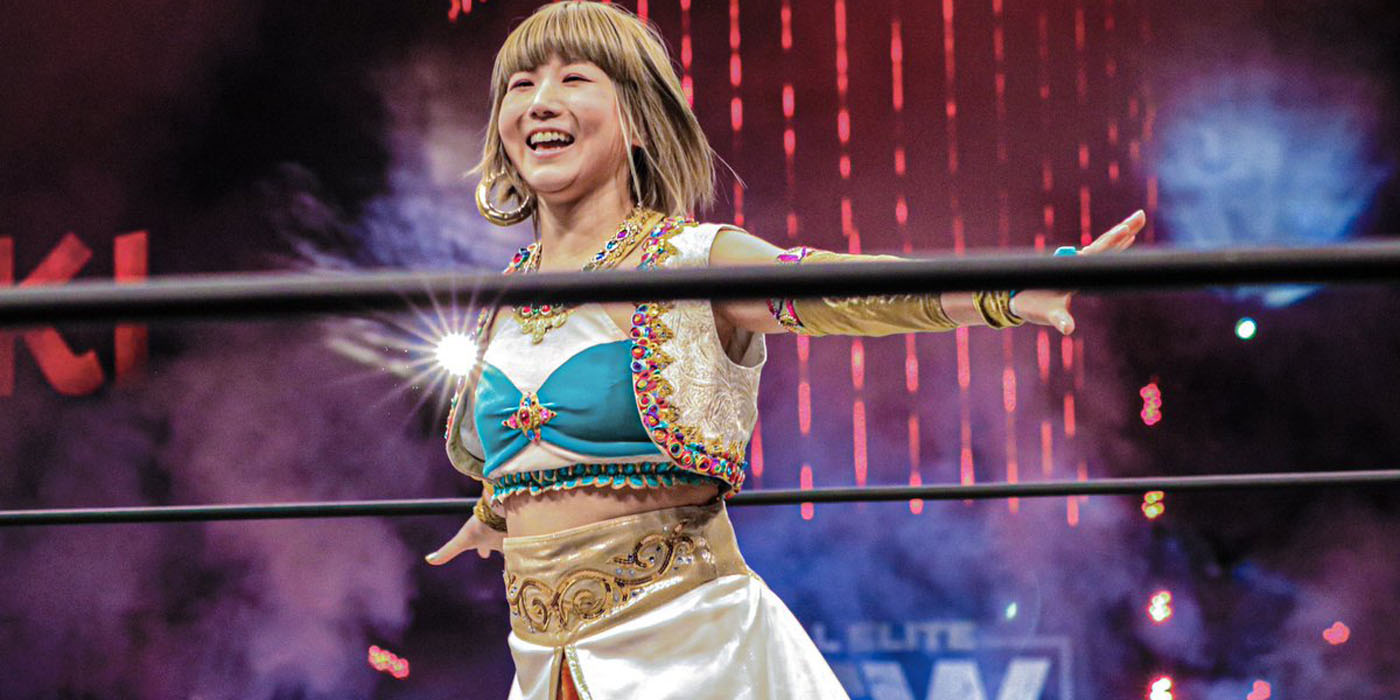 Feature: For Story Women's pro wrestling-Kinko Tamura, NEO Women's Pro  Wrestler, retiring this month, has a fighting match at the Ice Ribbon dojo  in Warabi, Saitama Prefcture. Primary school students have joined