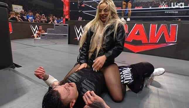On the latest episode of WWE RAW, Liv Morgan keeps up her flirtatious behavior with Dominik Mysterio.