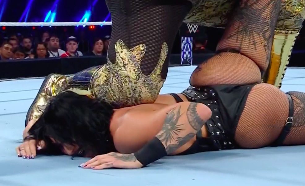 WATCH – Rhea Ripley Crushes C4 Cans With Her Incredibly Thick Thighs